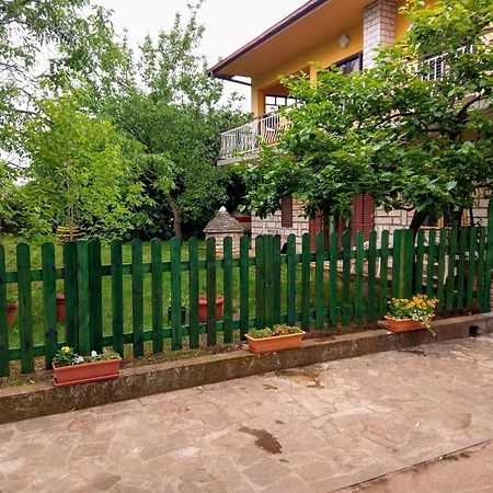Apartment Sanja Near The Sea, Spacious And Green :) Pula Exterior foto