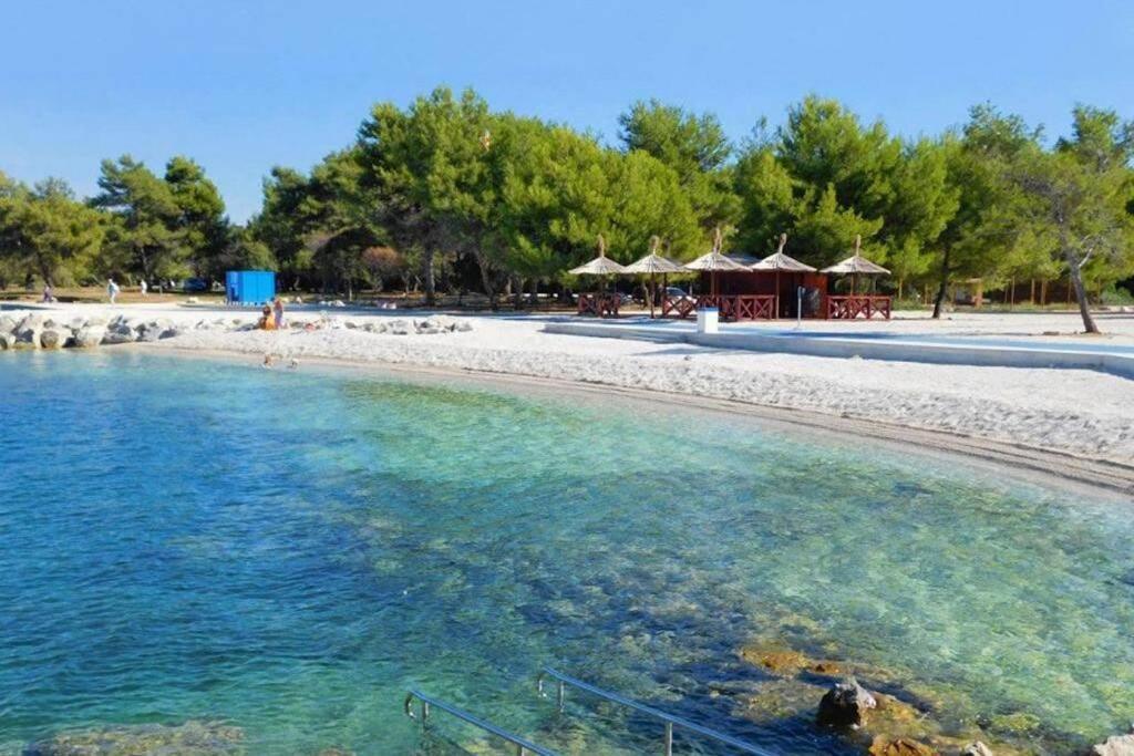 Apartment Sanja Near The Sea, Spacious And Green :) Pula Exterior foto
