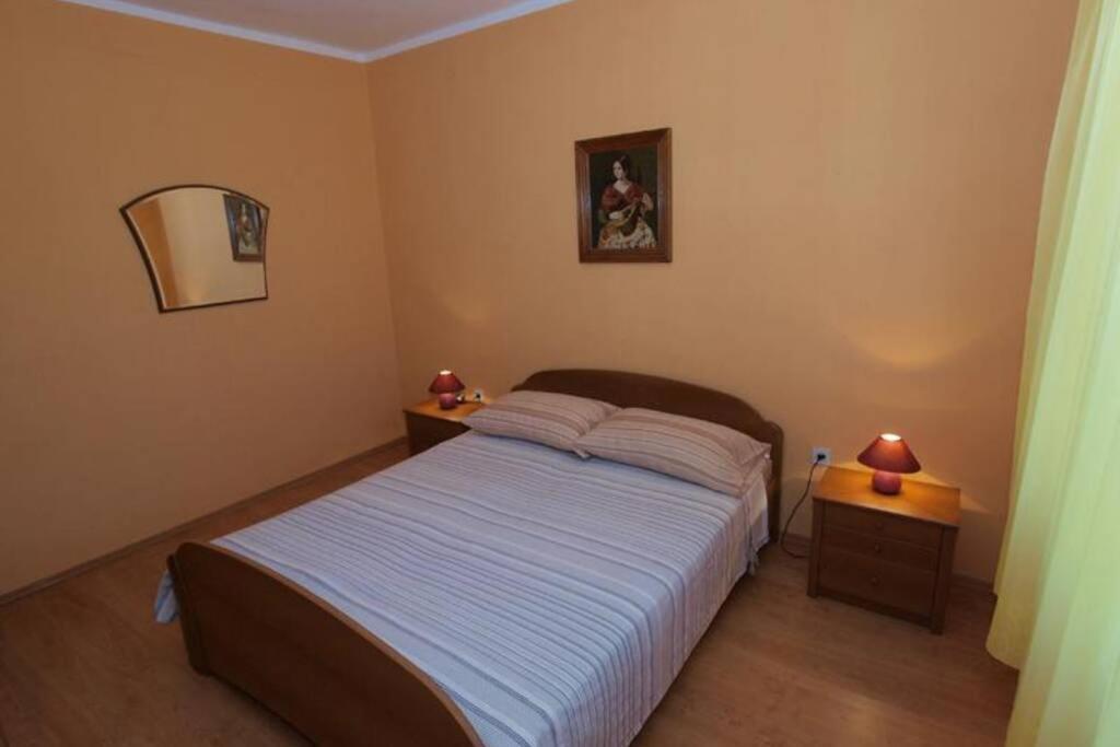 Apartment Sanja Near The Sea, Spacious And Green :) Pula Exterior foto