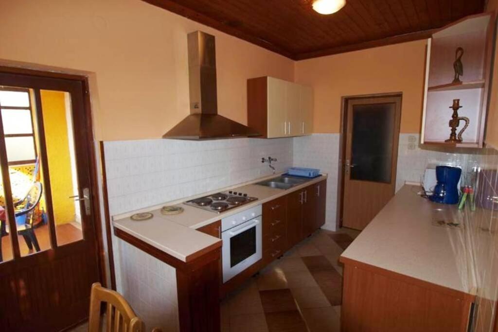 Apartment Sanja Near The Sea, Spacious And Green :) Pula Exterior foto