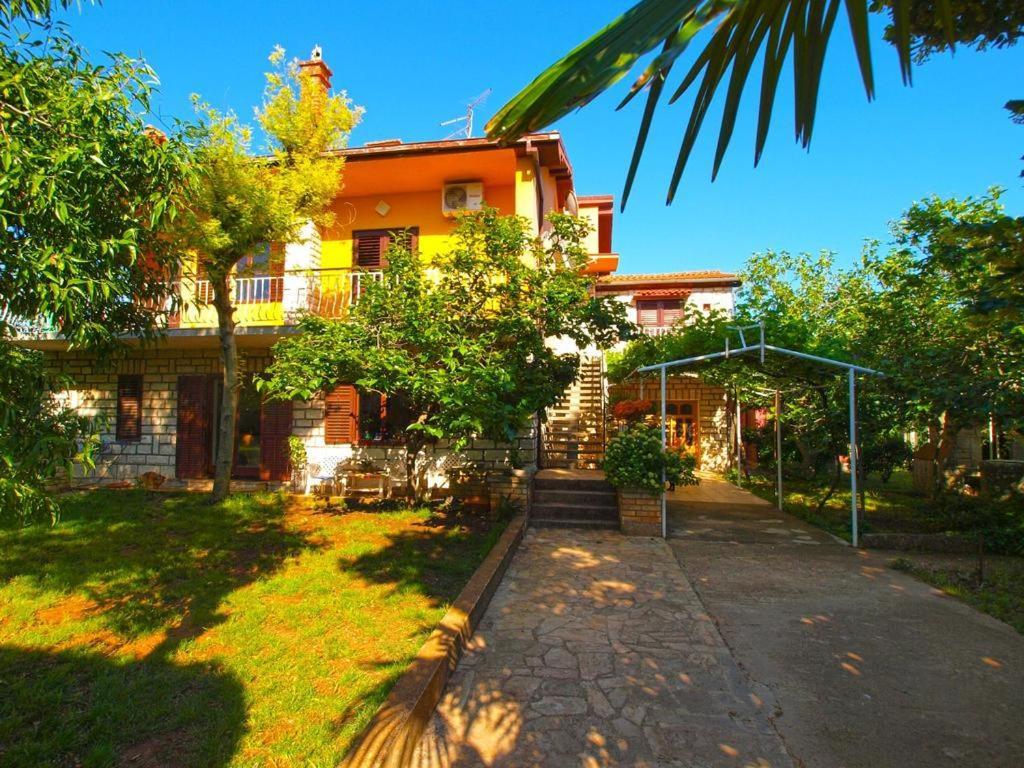 Apartment Sanja Near The Sea, Spacious And Green :) Pula Exterior foto